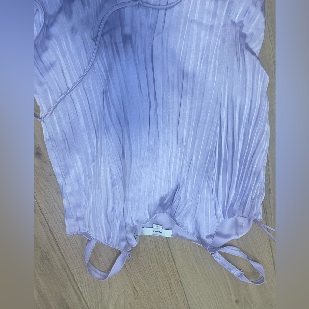SOLD Beautiful Vince dress size M in bright lilac color - Picture 9 of 14